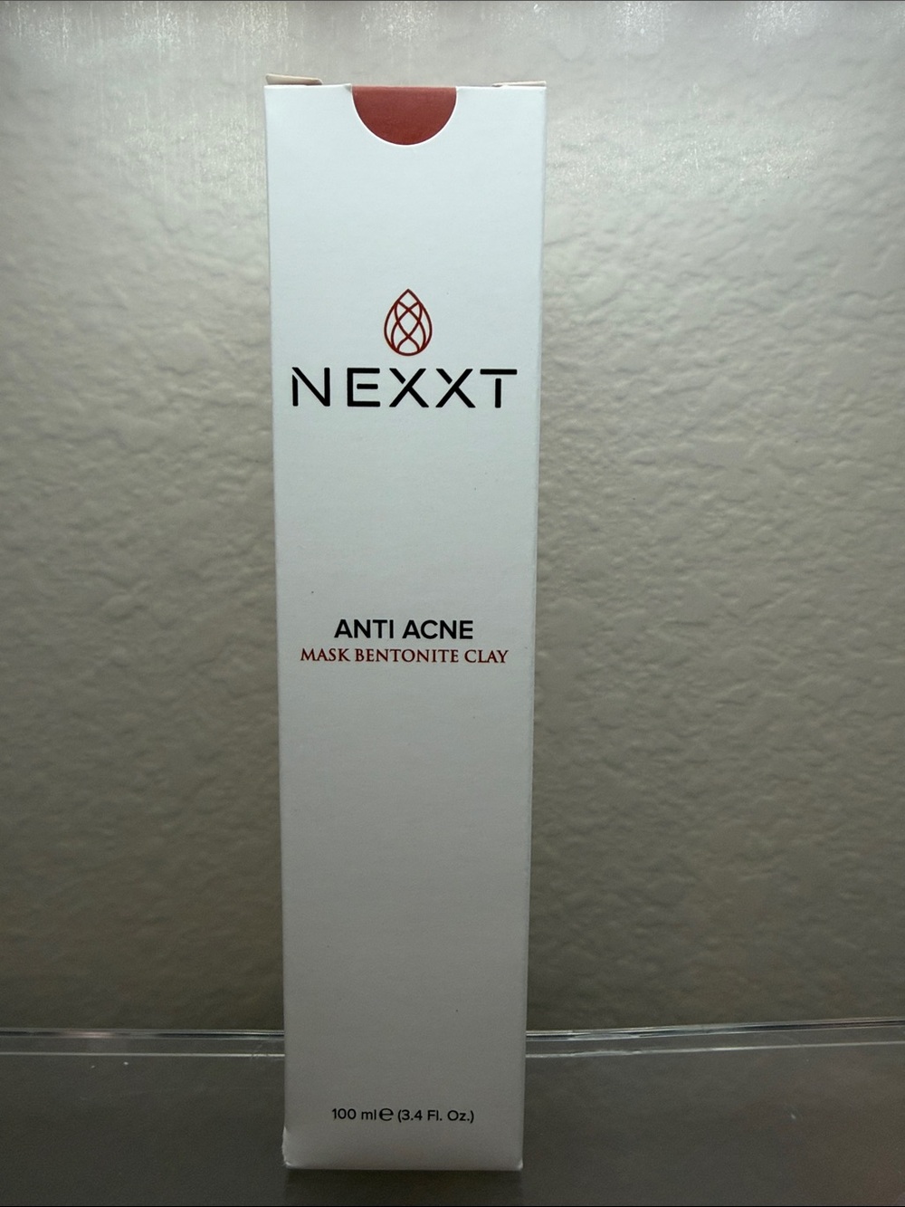 NEXXT Anti Acne Bentonite Clay Mask - White with Rust Accent